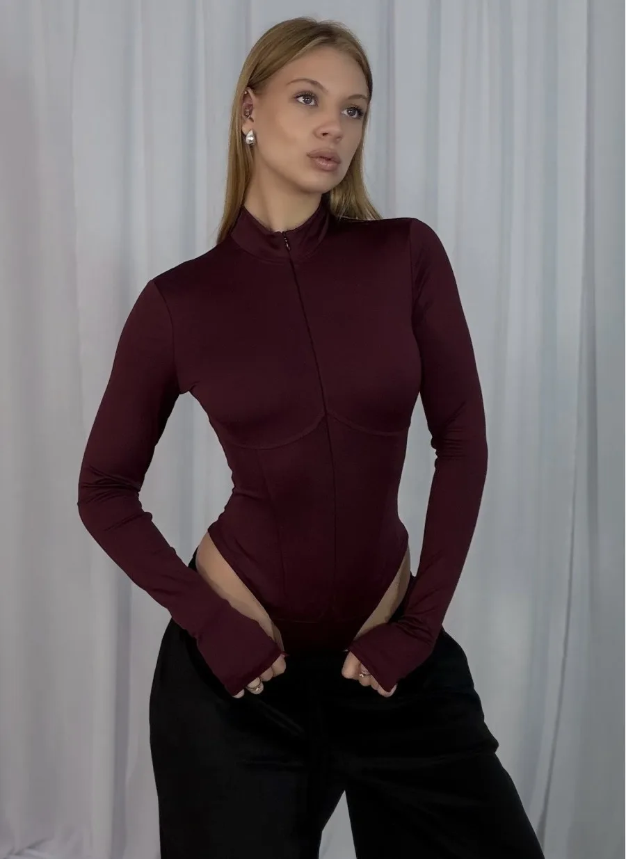 Стильное боди с имитацией корсета
