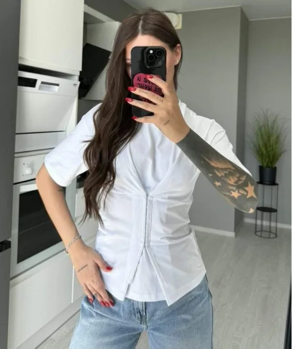 Приталена футболка з гачками