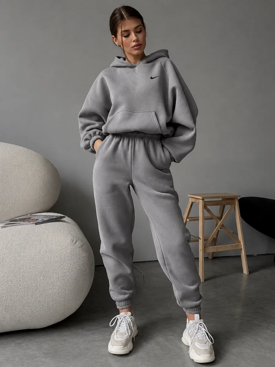 Спортивный костюм на флисе из трёхнитки