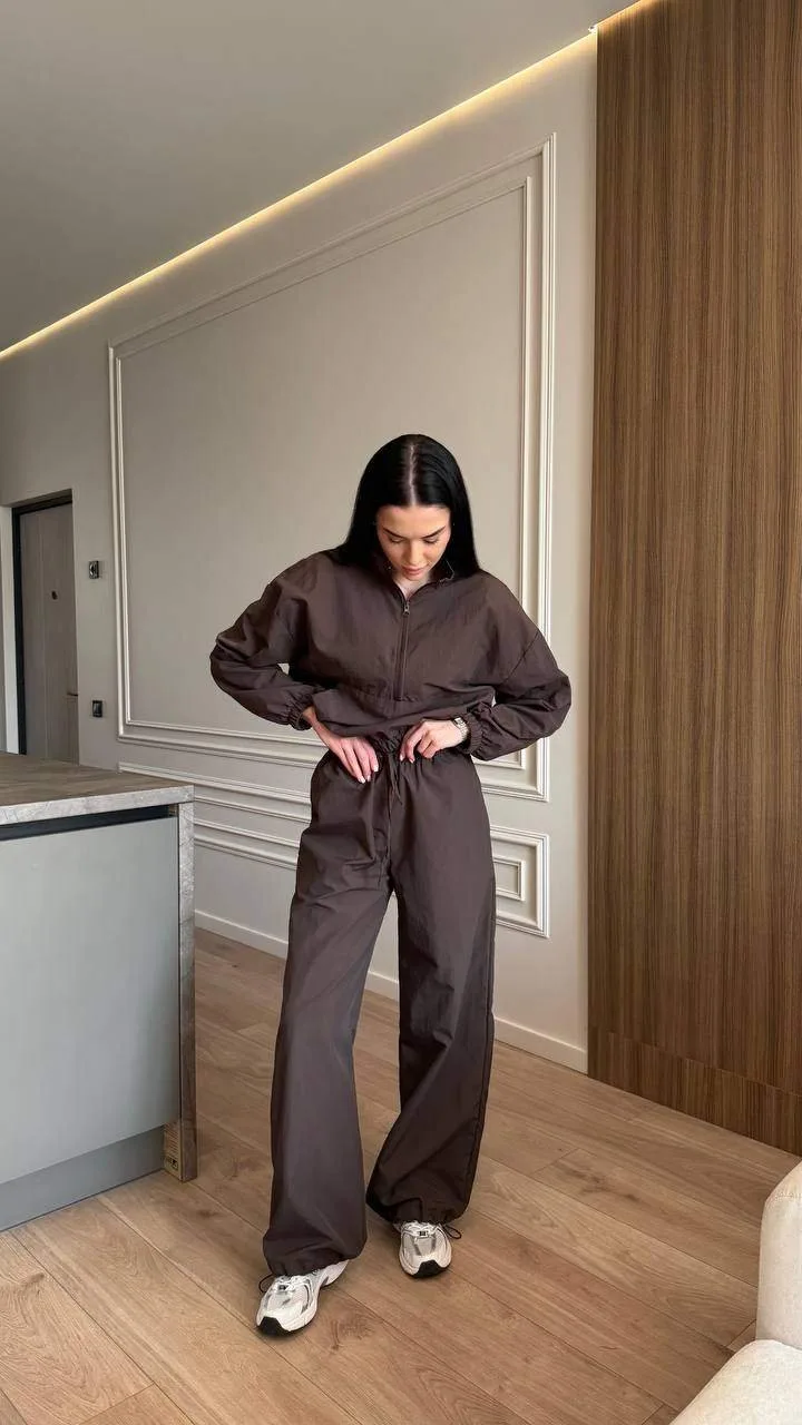 Костюм oversize з жатої плащівки