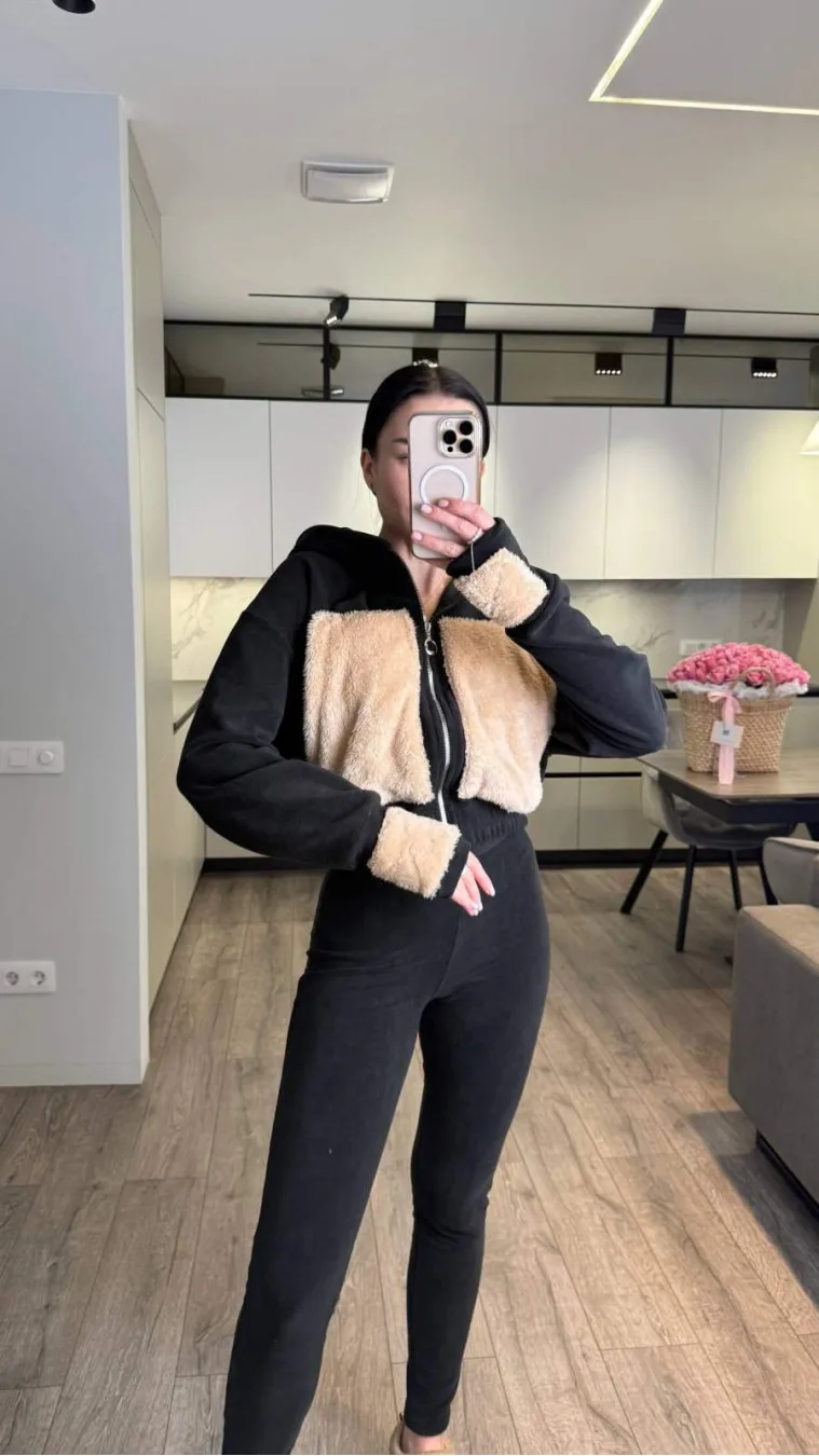 Костюм із кофти та лосин на плюші