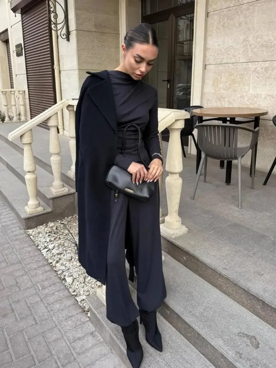 Костюм с лонгсливом и широкими брюками клёш
