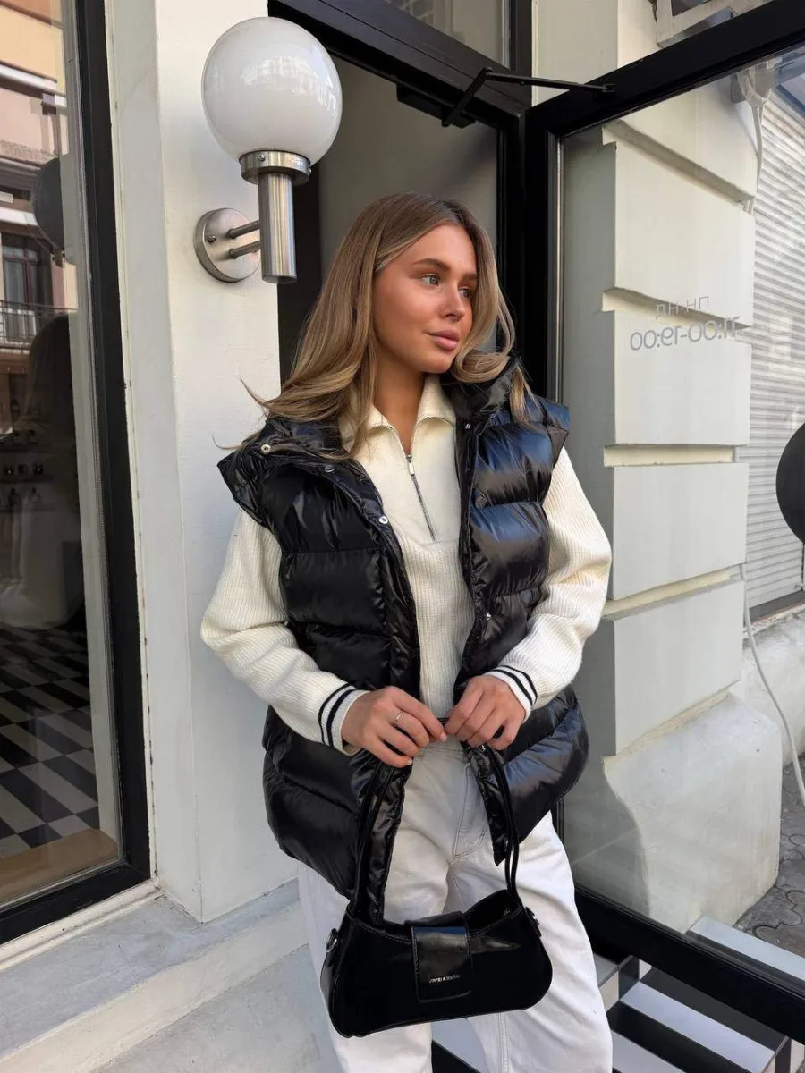 Жилетка утеплена стьобана із синтетичним пухом