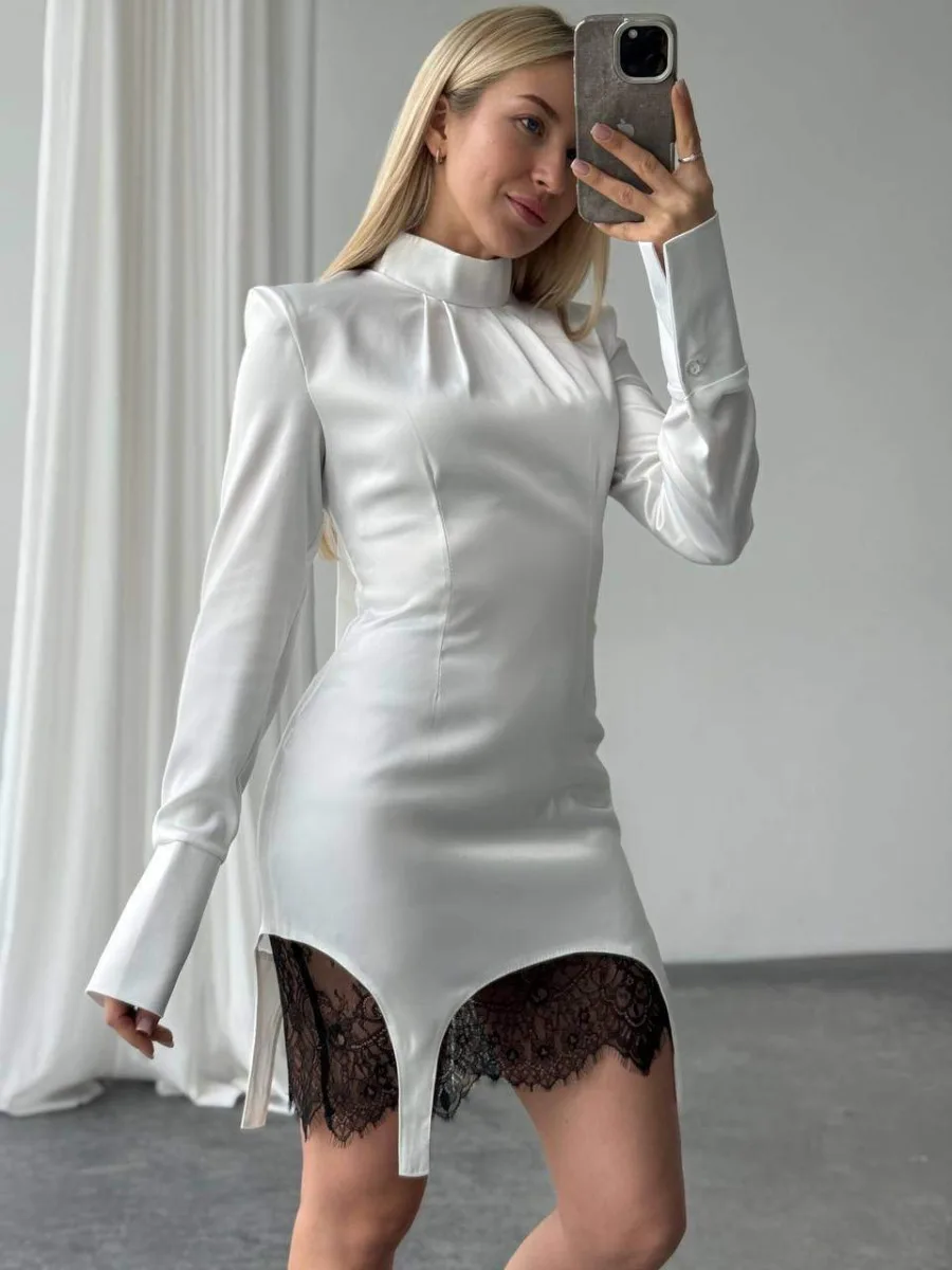 Утонченное платье с перчинкой по низу