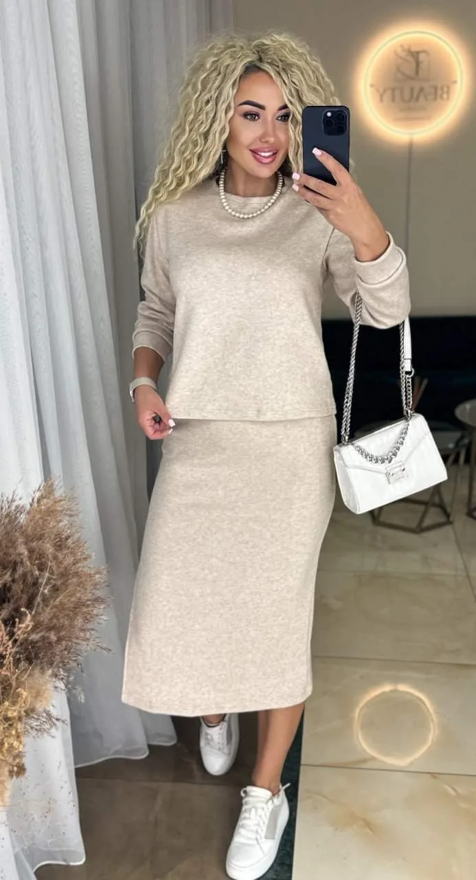 Костюм с юбкой из плотной ангоры