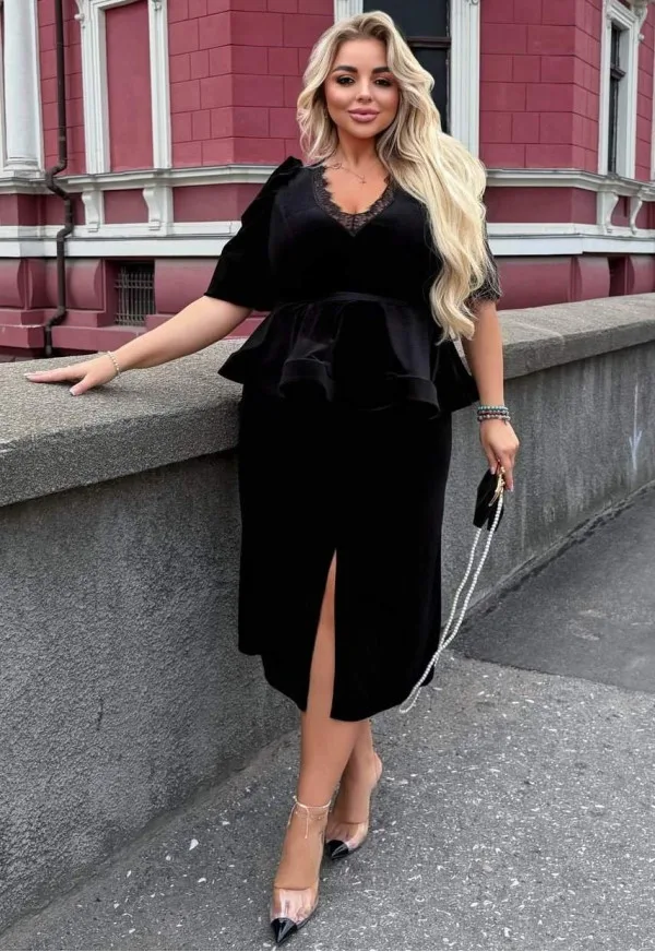 Сукня оксамитова з об’ємними рукавами і баскою