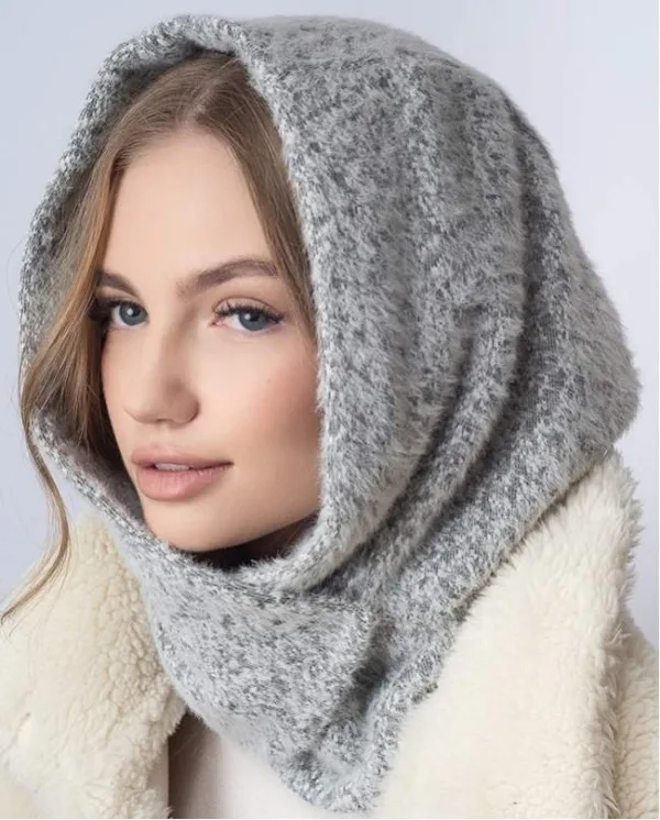 Капор із королівської ангори